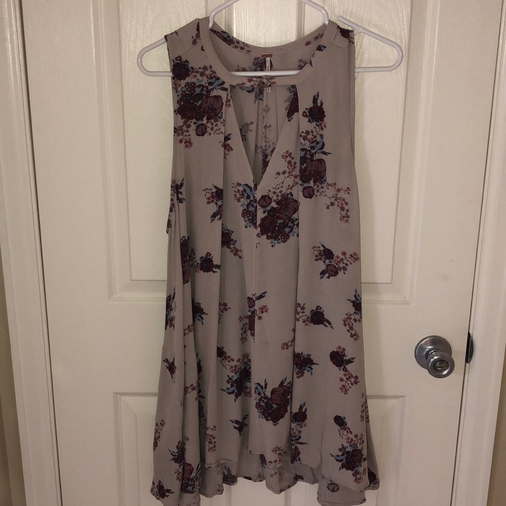 Free people sz M gray and floral tunic!